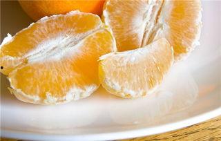 吃蜜瓜嘴唇干裂,唇部呵护攻略