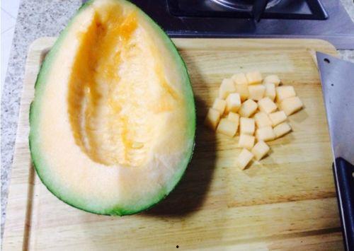 哈密瓜需不需要泡水再吃