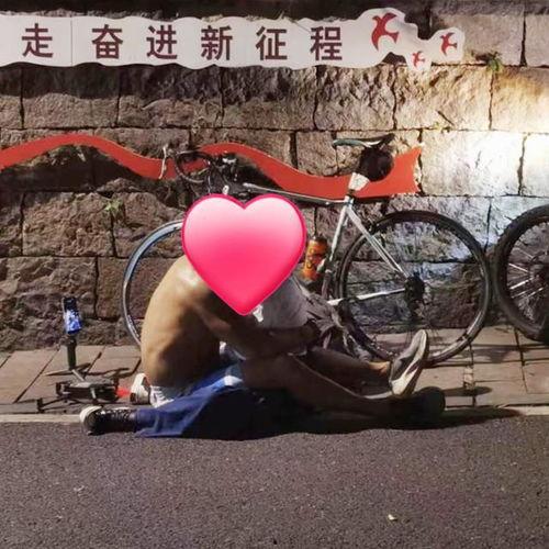 杭州骑行吃瓜事件视频,街头冲突引发热议